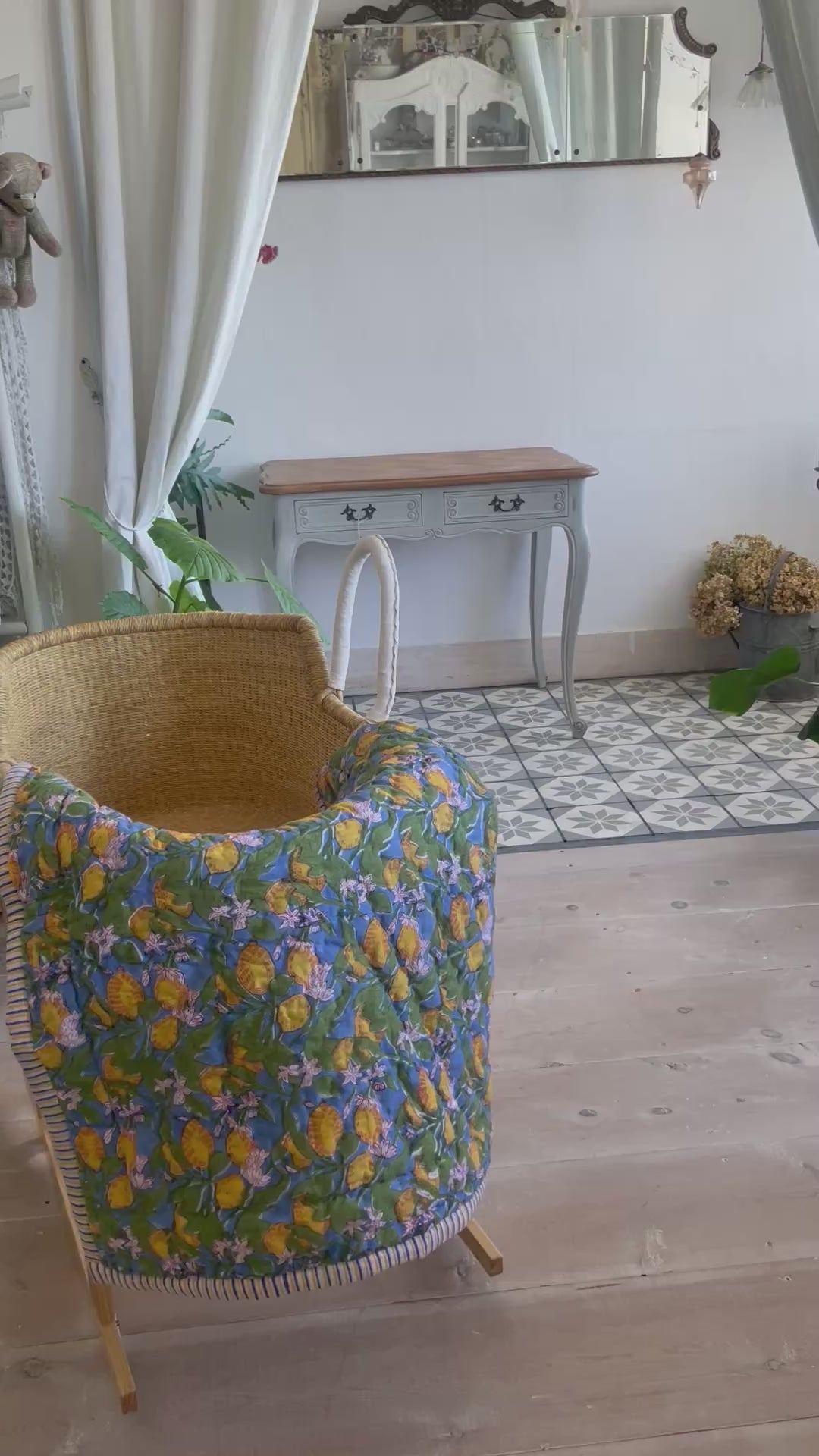 未使用※インド ブロックプリント 中綿入りベビーキルト ネイティヴ